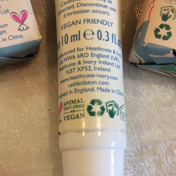 Cath Kidston Beauty Treats Holiday Sampler NWOT Mini Fizzer Soap Lip Balm Trio - Picture 10 of 15